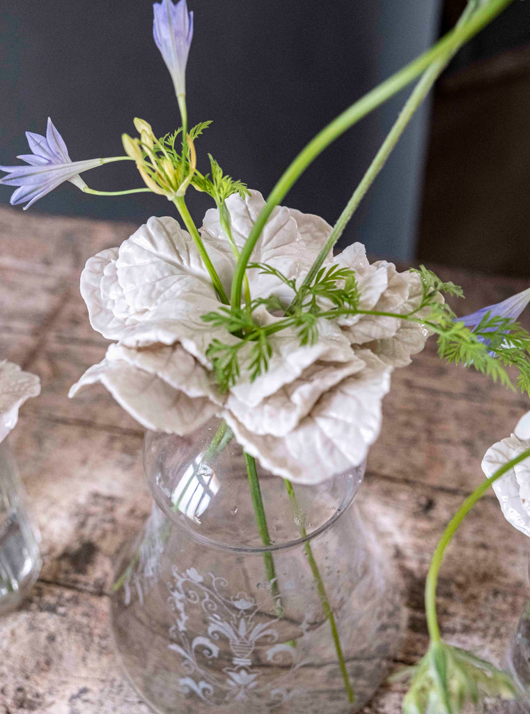 PIQUE-FLEURS « BOULE » EN GRÈS – Nature et Objets d'ici PIQUE-FLEURS « BOULE » EN GRÈS – Nature et Objets d'ici